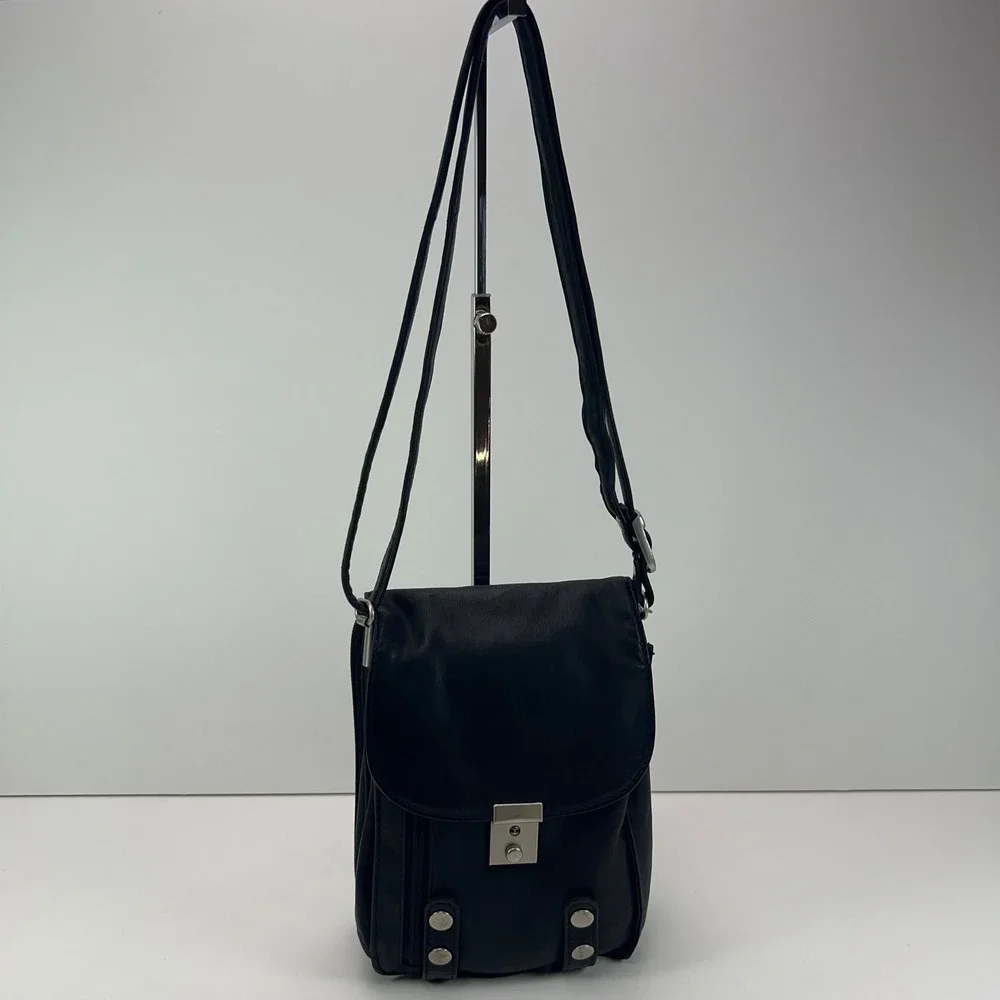 BLACK LEATHER Crossbody Wallet Style Organizer Multi Zip Pockets Travel Work Bag